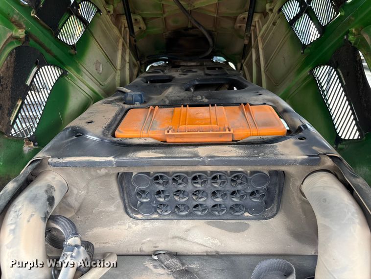 image for item EU0583 2016 John Deere 6110M tractor