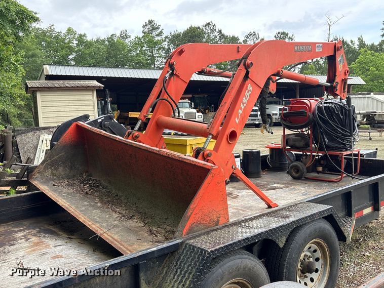 image for item EU0585 Kubota M8540 MFWD tractor