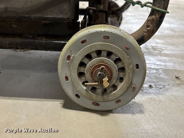 image for item EU0587 Kenowa 10,000 generator