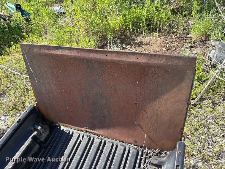 image for item EU5579 John Deere 22 utility trailer
