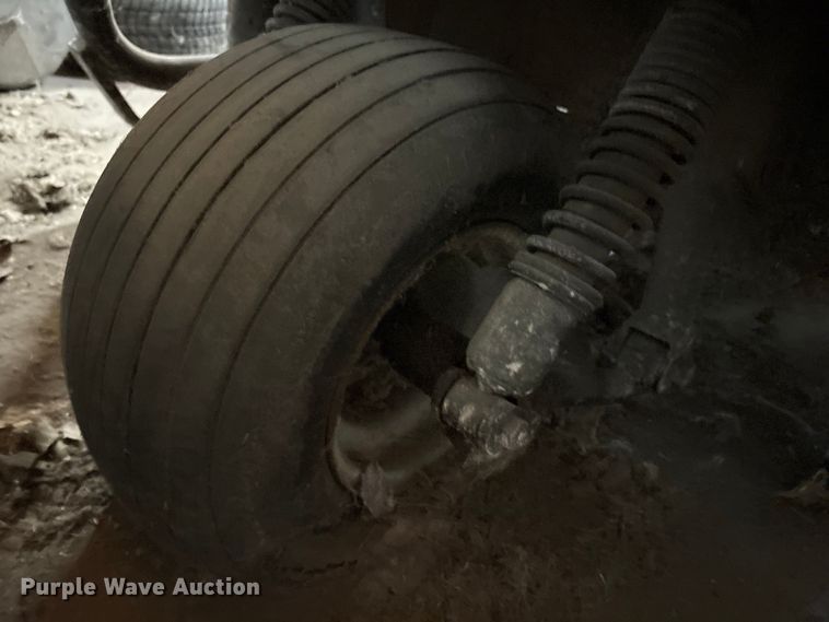 image for item EU5584 1996 Cushman 898536 spreader