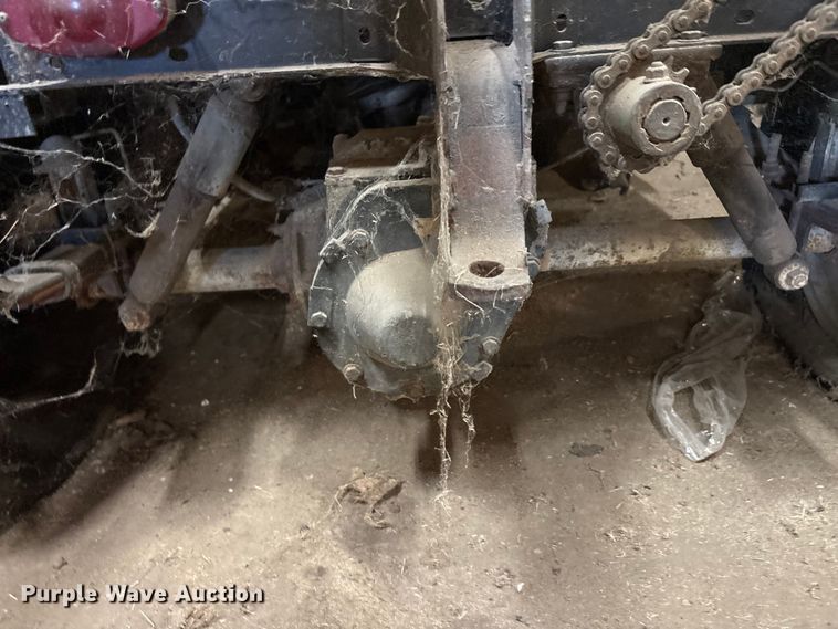 image for item EU5584 1996 Cushman 898536 spreader