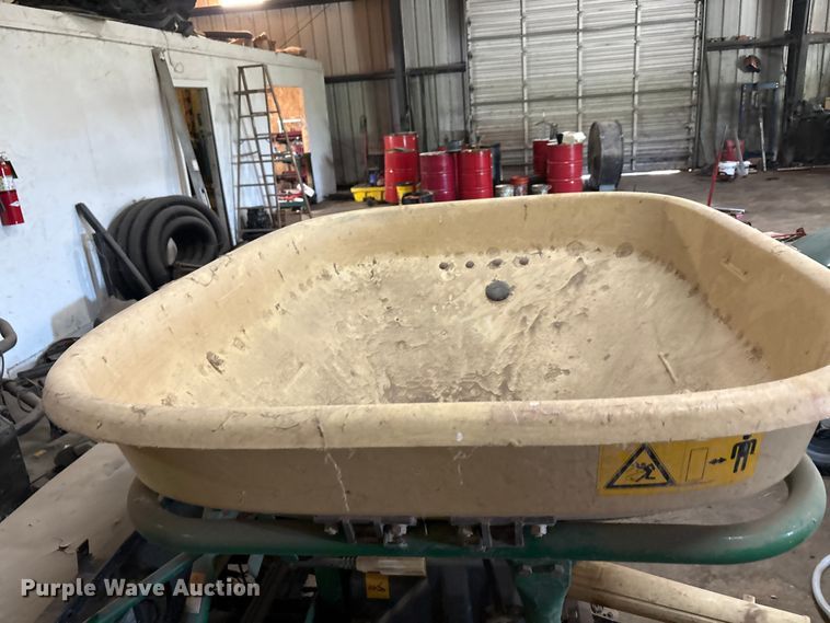 image for item EU5584 1996 Cushman 898536 spreader