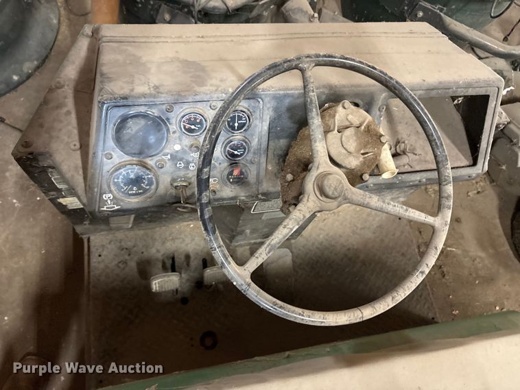 image for item EU5584 1996 Cushman 898536 spreader