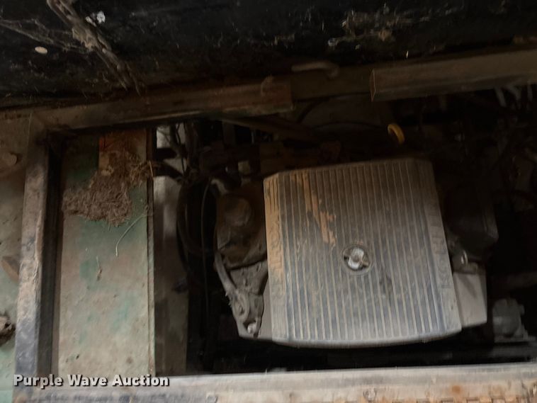 image for item EU5584 1996 Cushman 898536 spreader