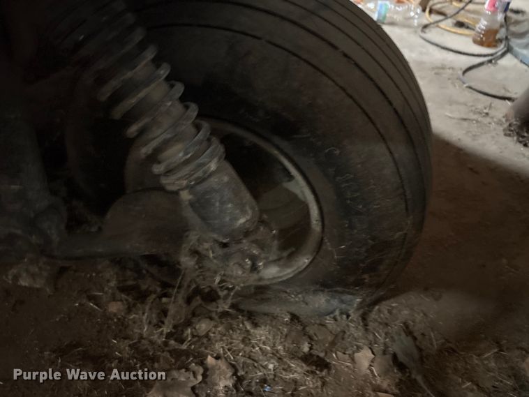 image for item EU5584 1996 Cushman 898536 spreader