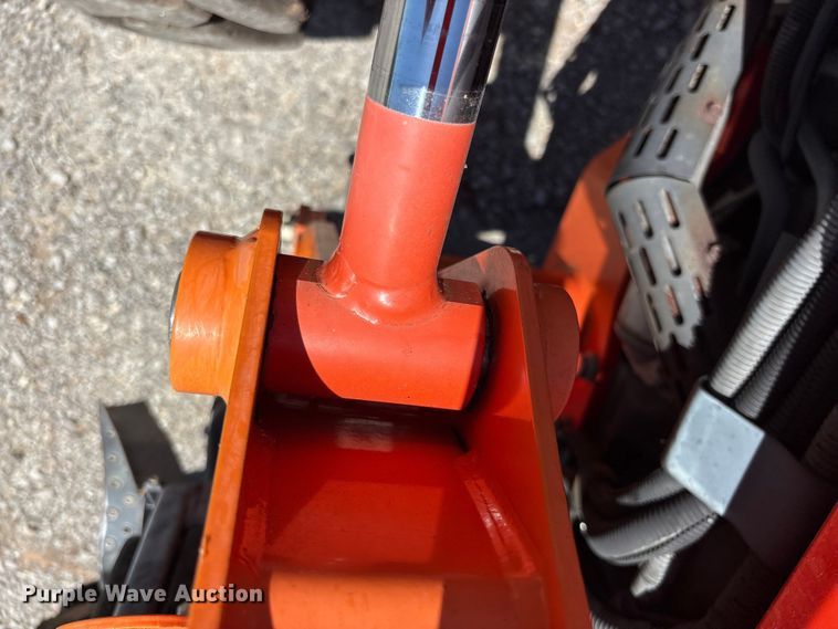 image for item EU5589 Kubota L6060 MFWD tractor