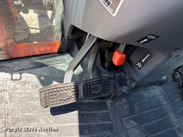 image for item EU5589 Kubota L6060 MFWD tractor