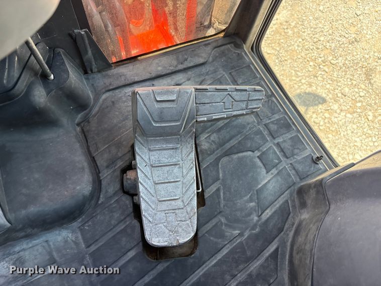 image for item EU5589 Kubota L6060 MFWD tractor