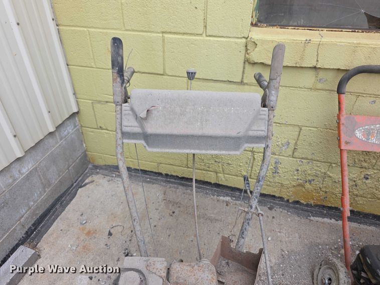 image for item EV2097 Lawn and garden equipment