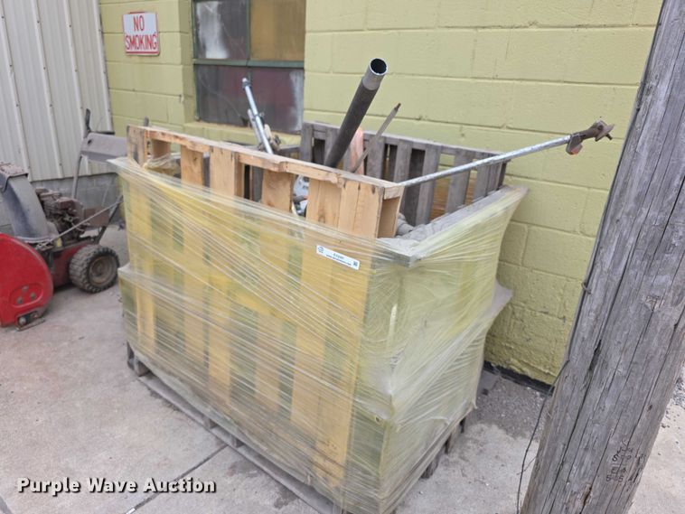 image for item EV2097 Lawn and garden equipment
