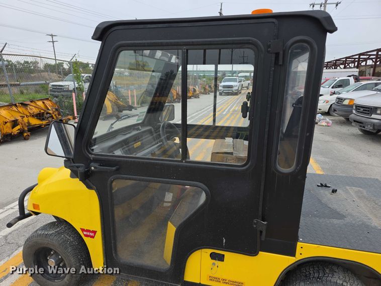 image for item EV2167 2016 Columbia ParCar golf cart