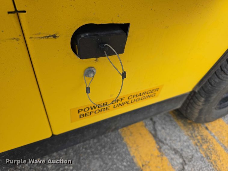 image for item EV2167 2016 Columbia ParCar golf cart