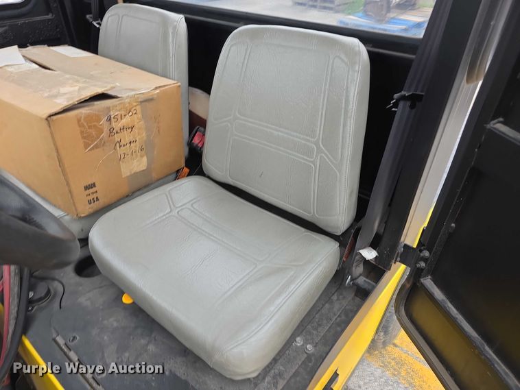 image for item EV2167 2016 Columbia ParCar golf cart