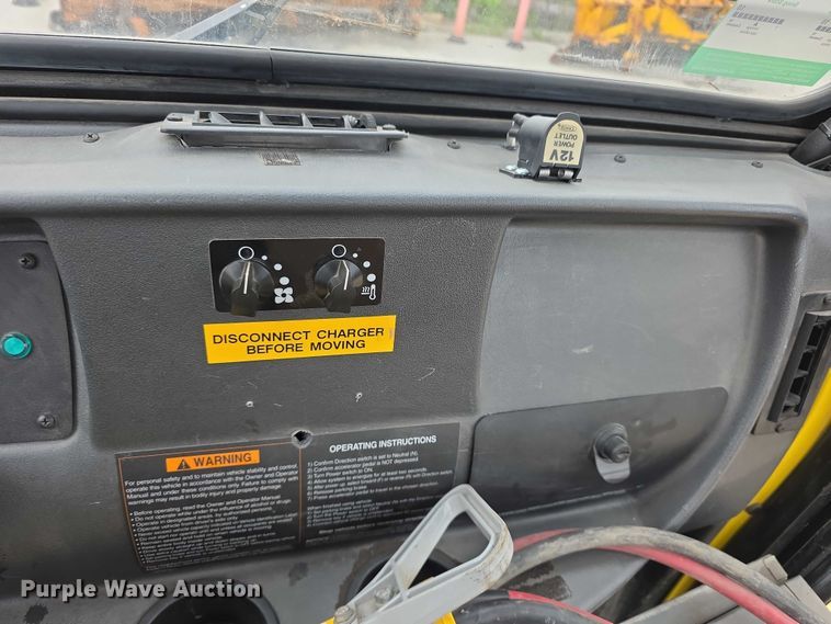 image for item EV2167 2016 Columbia ParCar golf cart