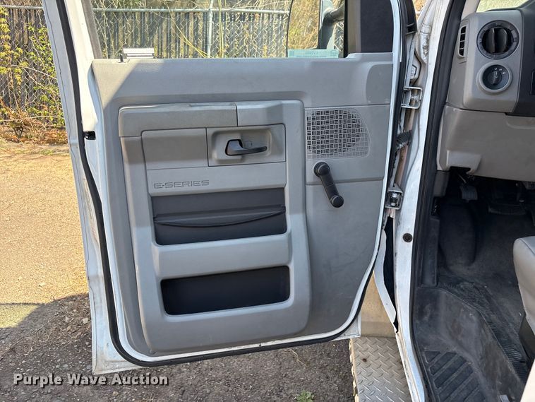 image for item EV2860 2012 Ford E350 handicap accessible van