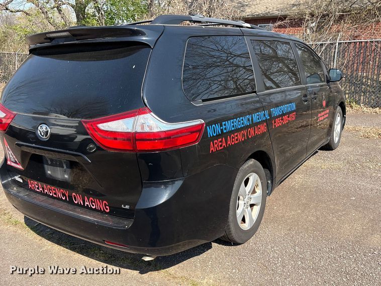image for item EV2862 2015 Toyota Sienna van