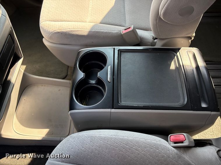 image for item EV2862 2015 Toyota Sienna van