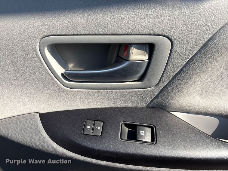 image for item EV2862 2015 Toyota Sienna van