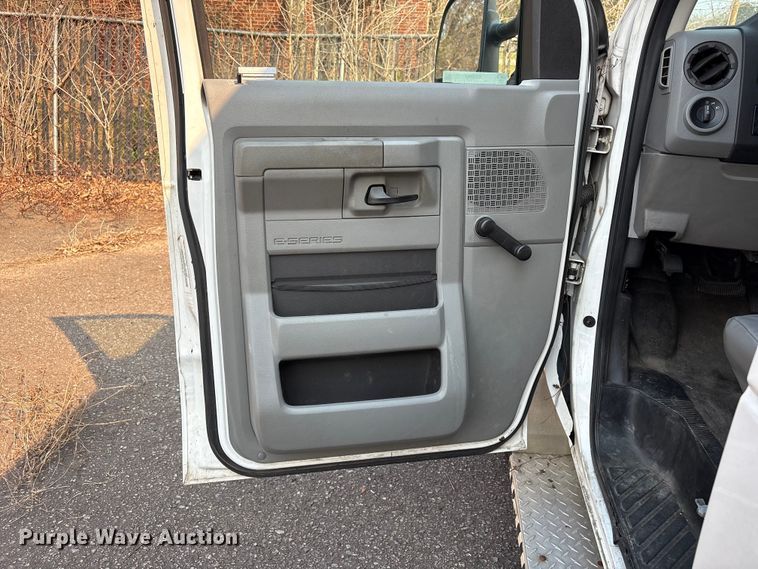 image for item EV2863 2012 Ford E350 handicap accessible van
