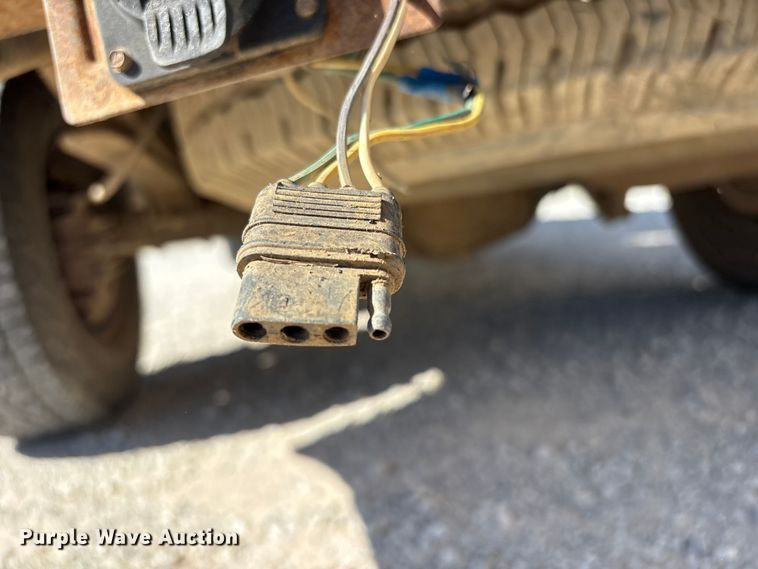 image for item EV2961 2003 Ford F350 Super Duty Crew Cab pickup truck