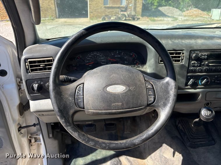 image for item EV2961 2003 Ford F350 Super Duty Crew Cab pickup truck