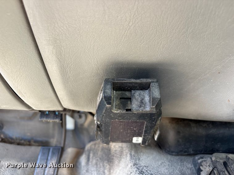 image for item EV2961 2003 Ford F350 Super Duty Crew Cab pickup truck