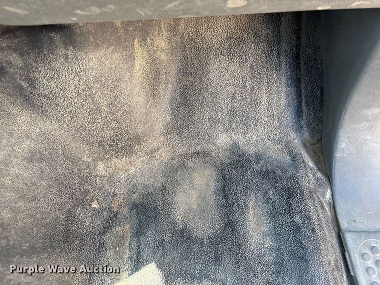image for item EV2961 2003 Ford F350 Super Duty Crew Cab pickup truck