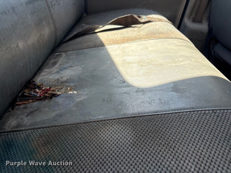 image for item EV2961 2003 Ford F350 Super Duty Crew Cab pickup truck