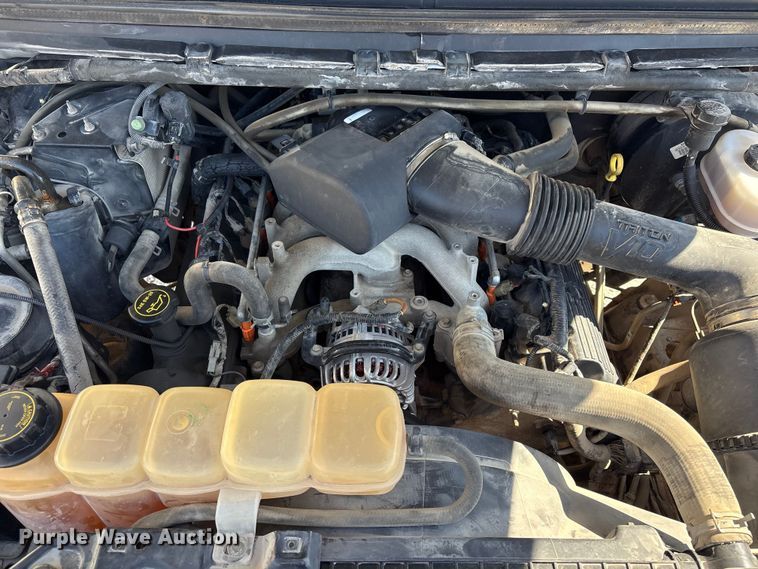 image for item EV2961 2003 Ford F350 Super Duty Crew Cab pickup truck