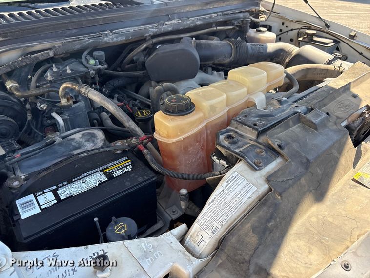 image for item EV2961 2003 Ford F350 Super Duty Crew Cab pickup truck