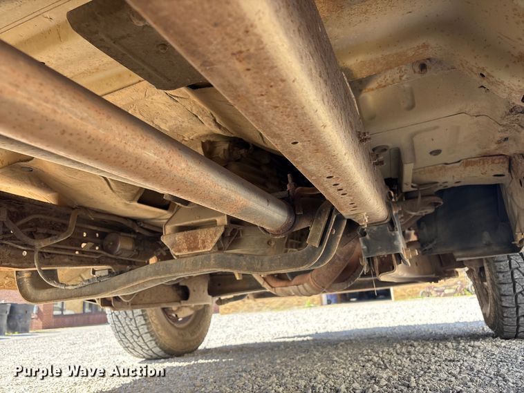 image for item EV2961 2003 Ford F350 Super Duty Crew Cab pickup truck