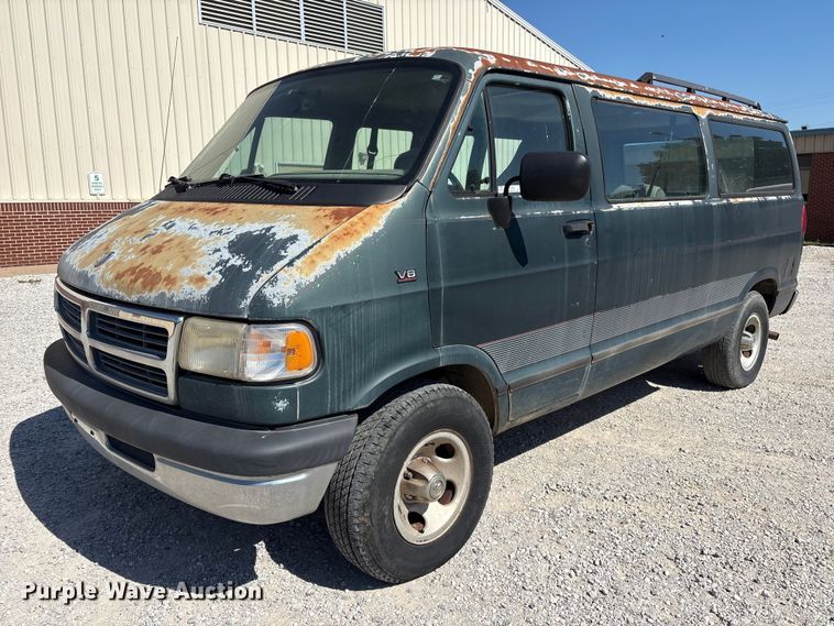 image for item EV2962 1995 Dodge Ram Wagon van