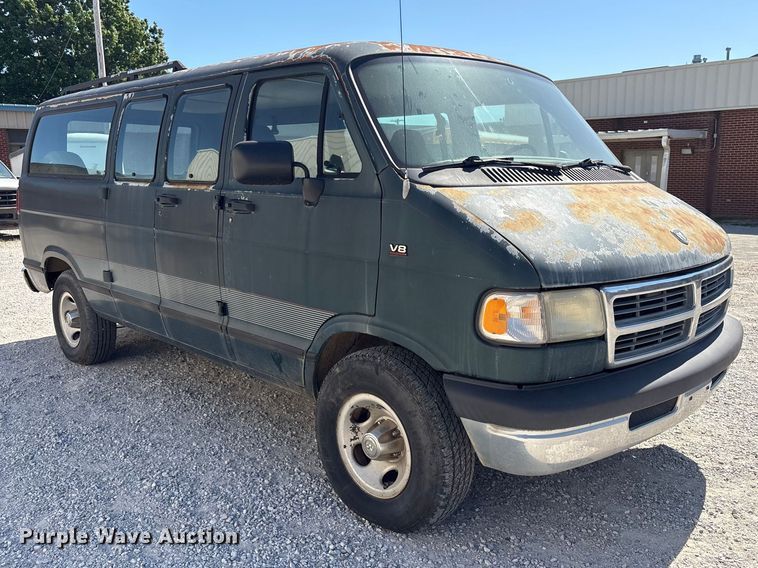 image for item EV2962 1995 Dodge Ram Wagon van