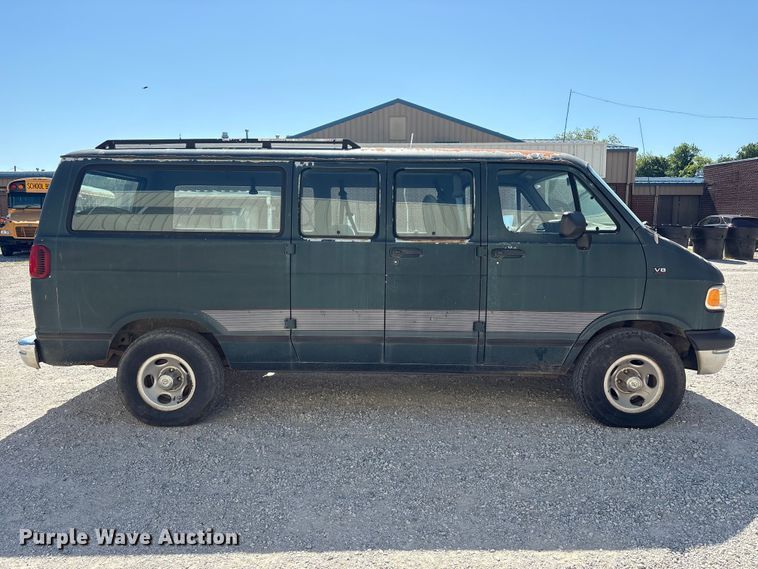 image for item EV2962 1995 Dodge Ram Wagon van