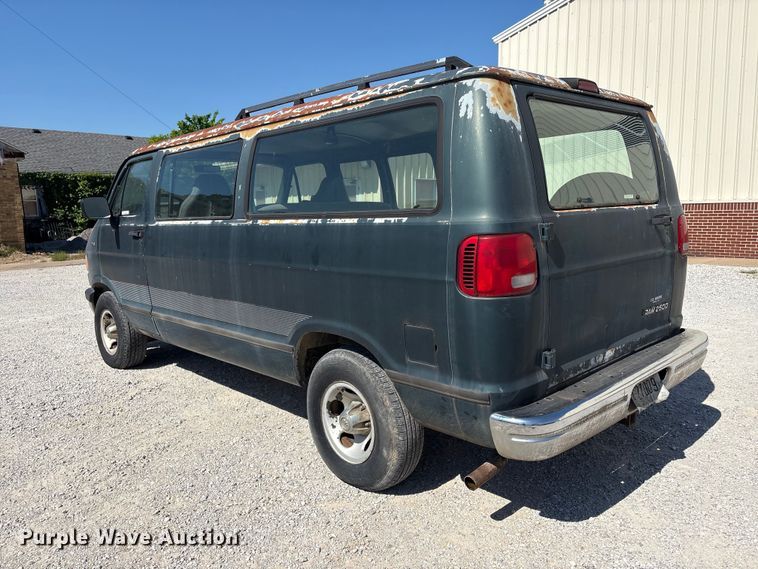 image for item EV2962 1995 Dodge Ram Wagon van