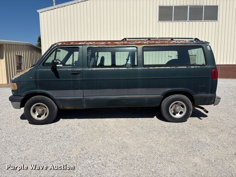 image for item EV2962 1995 Dodge Ram Wagon van