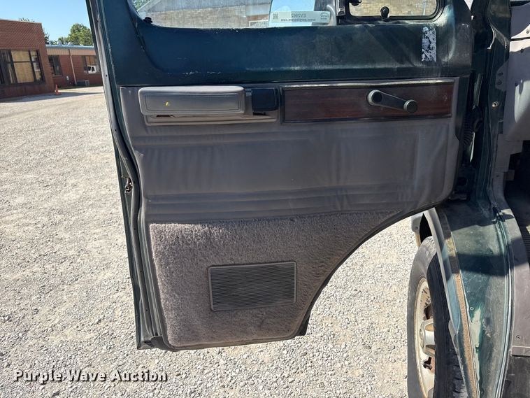 image for item EV2962 1995 Dodge Ram Wagon van
