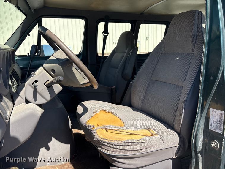 image for item EV2962 1995 Dodge Ram Wagon van