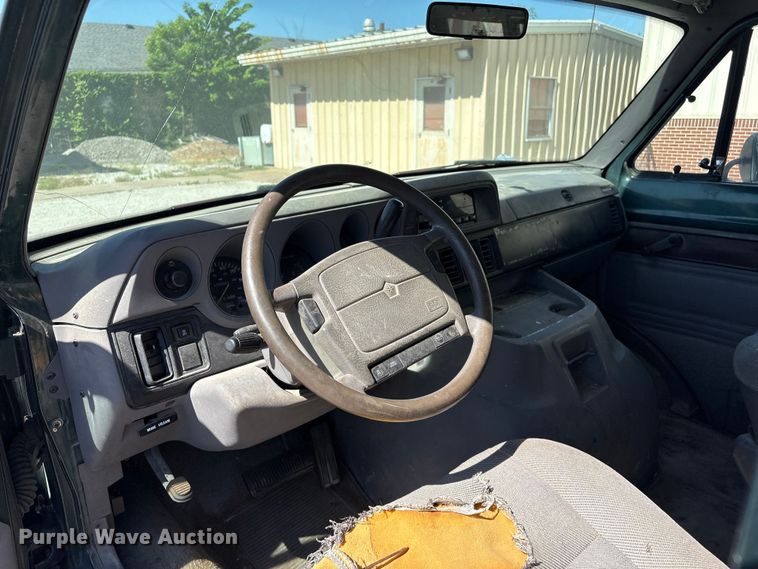 image for item EV2962 1995 Dodge Ram Wagon van