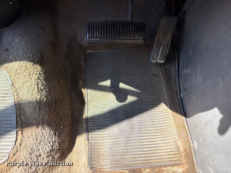 image for item EV2962 1995 Dodge Ram Wagon van