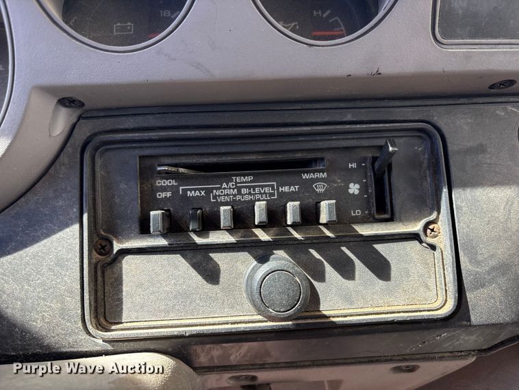 image for item EV2962 1995 Dodge Ram Wagon van