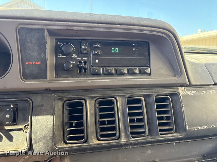 image for item EV2962 1995 Dodge Ram Wagon van
