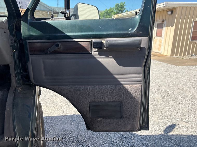 image for item EV2962 1995 Dodge Ram Wagon van