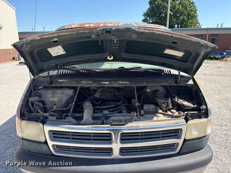 image for item EV2962 1995 Dodge Ram Wagon van