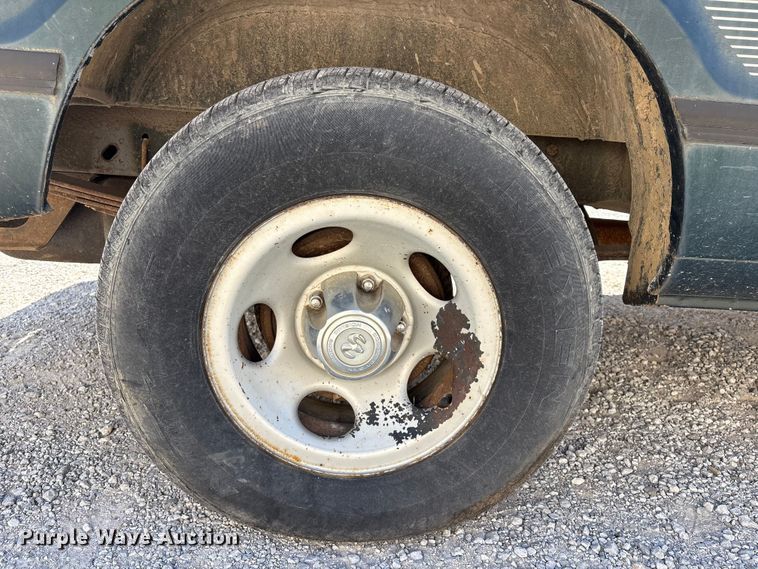 image for item EV2962 1995 Dodge Ram Wagon van