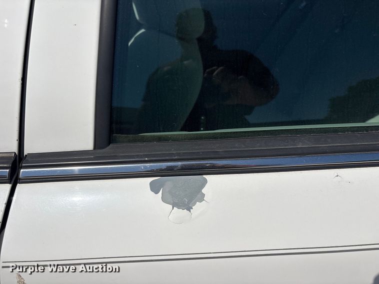image for item EV2963 2005 Ford Crown Victoria 