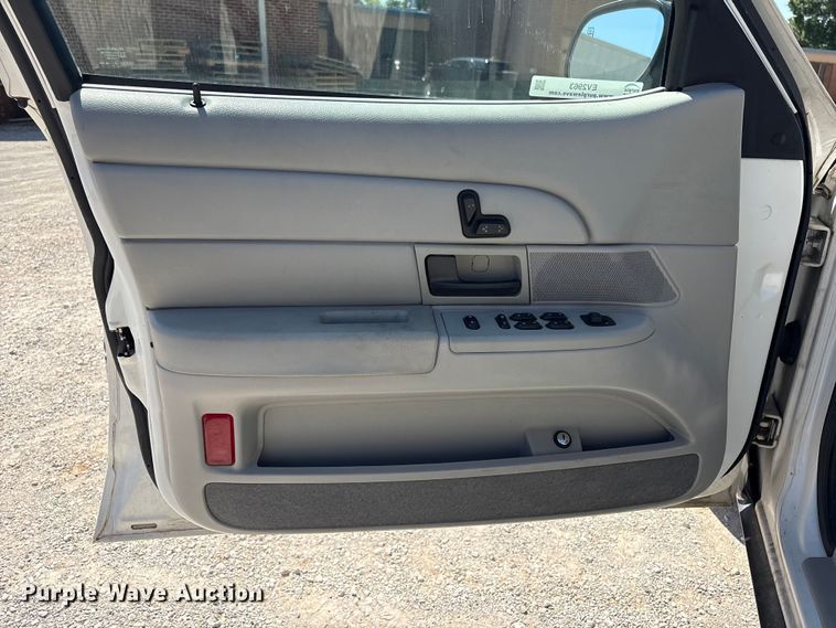 image for item EV2963 2005 Ford Crown Victoria 