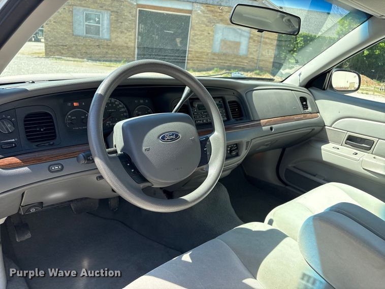 image for item EV2963 2005 Ford Crown Victoria 