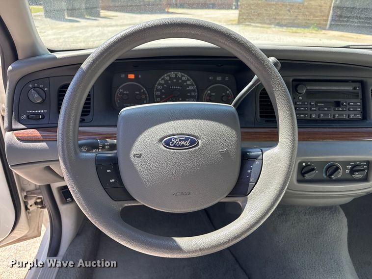 image for item EV2963 2005 Ford Crown Victoria 